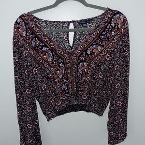 Dark floral American Eagle long-sleeved top